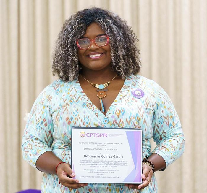 Estudiante graduada Nestmarie Gómez García