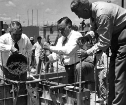 Foto de Jesús T Piñeiro en construcción
