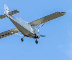 Avioneta plateada