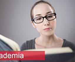 mujer leyendo