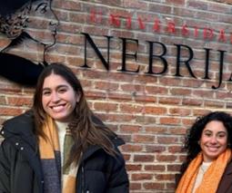 dos estudiantes en Universidad de Nebrija