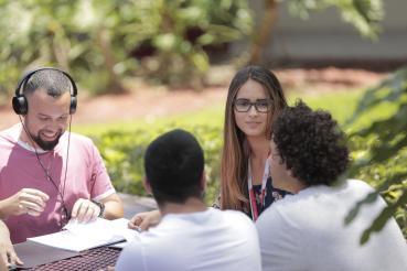 estudiantes reunidos