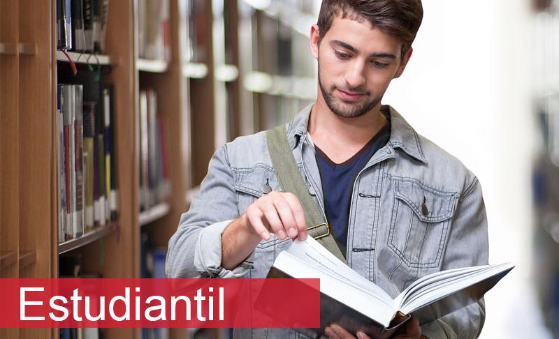 estudiante en la biblioteca