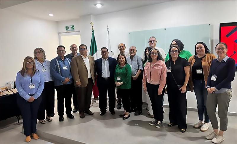 grupo de personas de investigación académica mediante estancia internacional en México